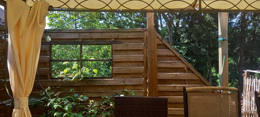 Stellplatz am Weg nahe Biggesee mit Sauna & Hütte