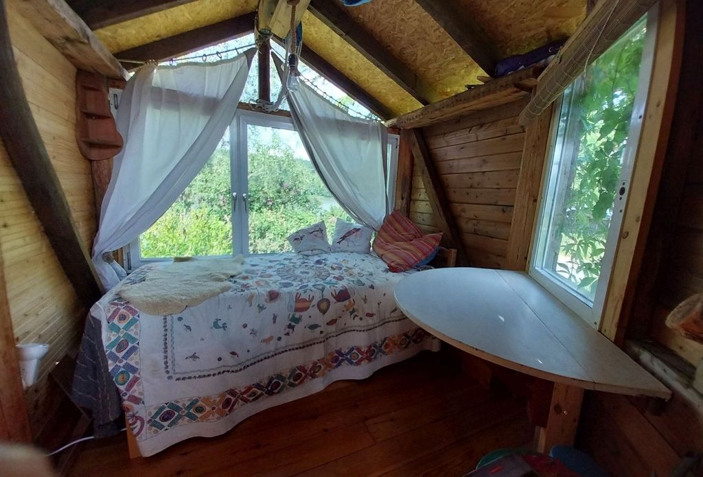 Charming tree house with a view of the Rhine