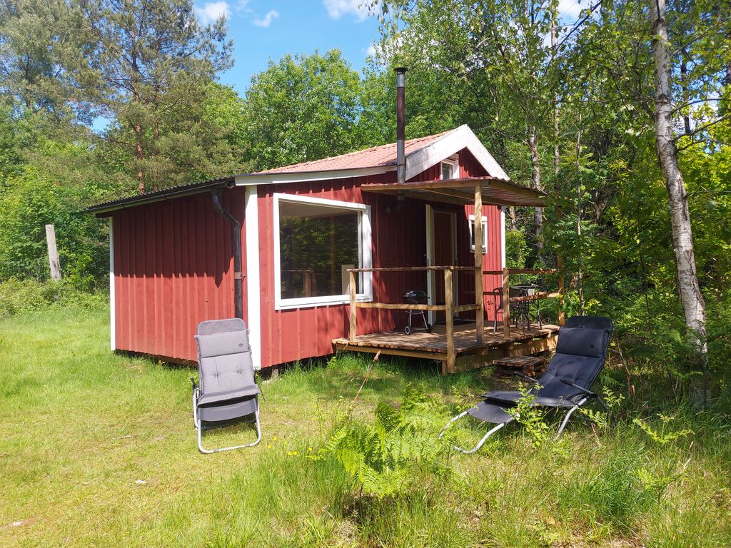 Kleine Stuga/Tiny House Rolig Räv See in Schweden 