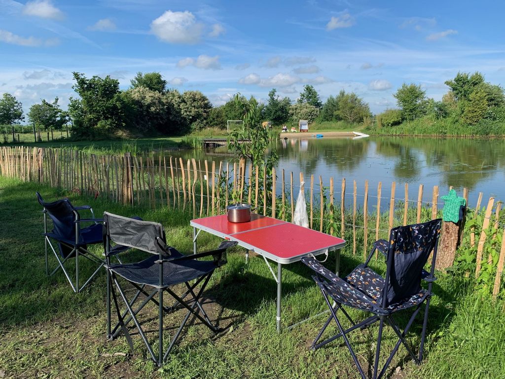 "Seeblick 2" directly at the in-house swimming pond
