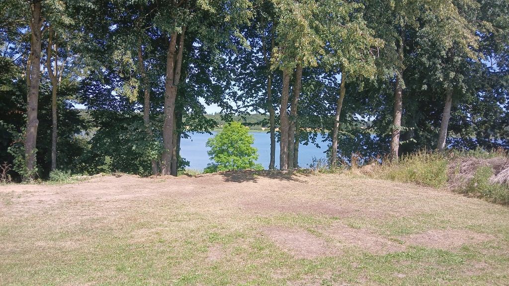 Süseler See: Hof Stellplatz nahe der Ostsee