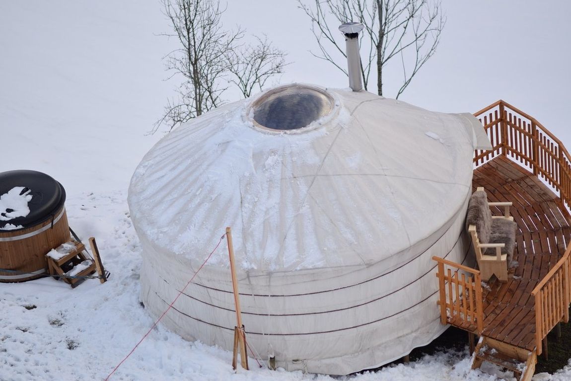 Yurt with mountain panorama & hotpot in Engelberg steel