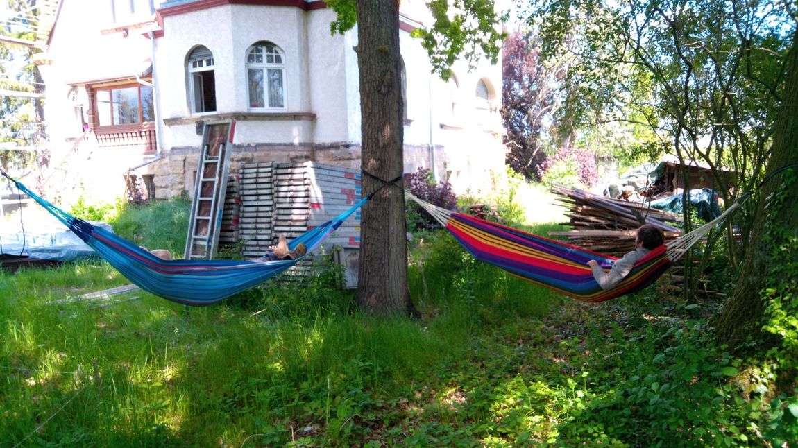 Camping im Garten einer denkmalgeschützten Villa