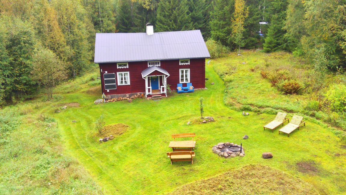 Off Grid Blockhaus Cabin Schweden Alleinlage Wald
