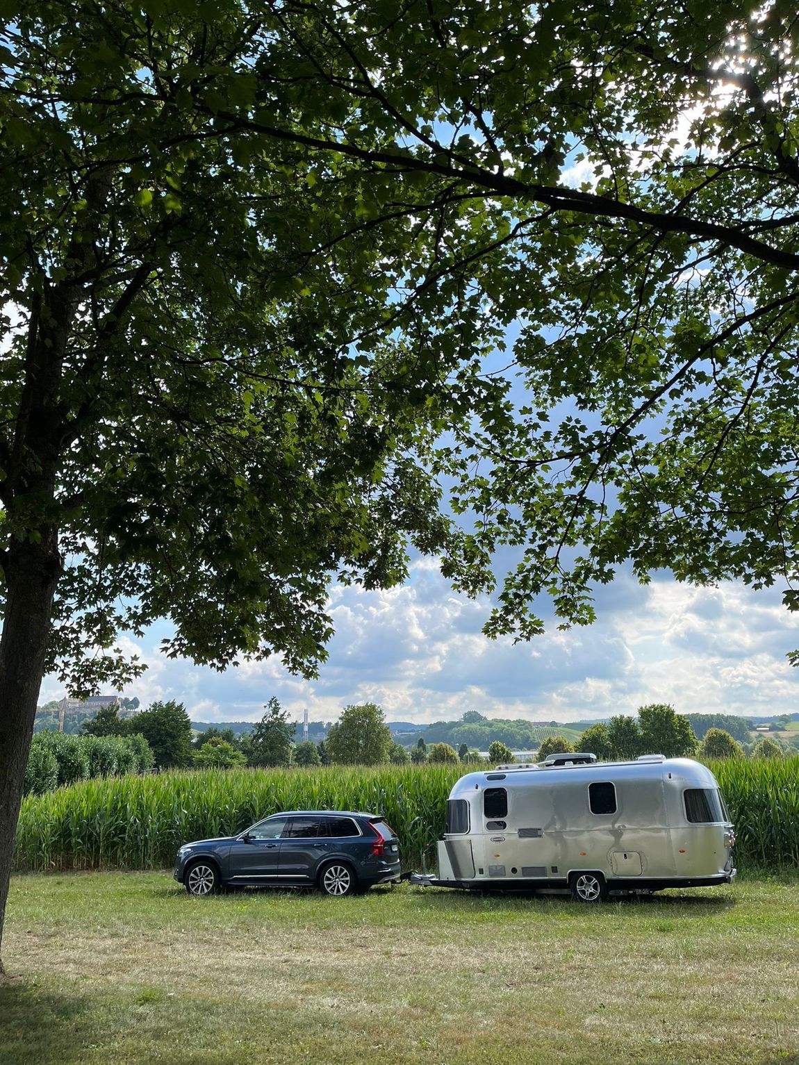 Camping in the green with a view of Stettenfels Castle