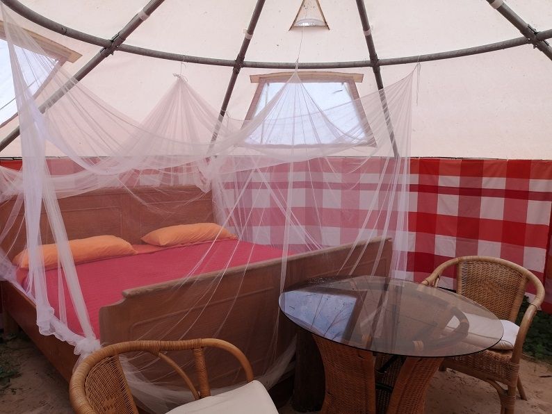 Overnight stay in yurts in the Garden of Eden