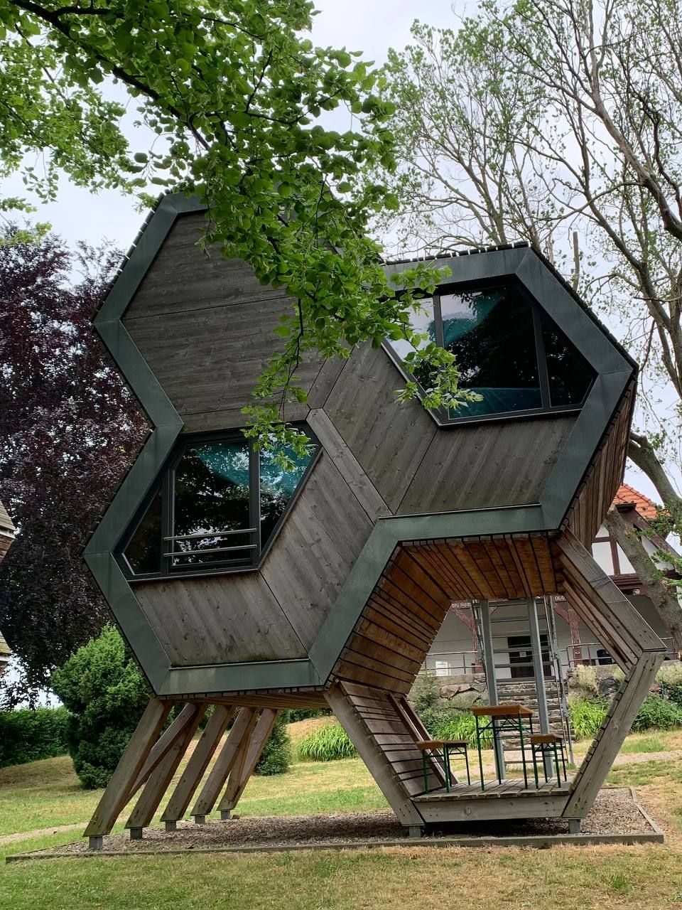 Honeycomb house tree house- only 800 meters to the Baltic Sea