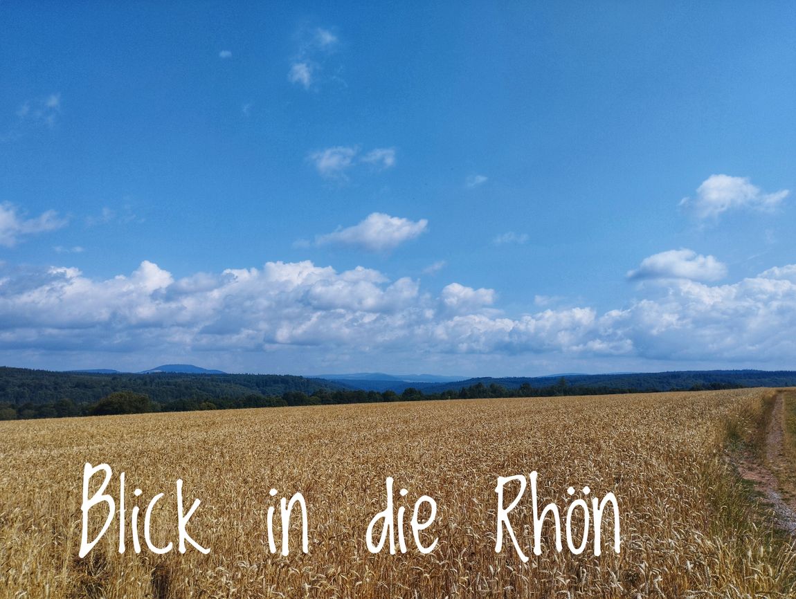 Auszeit auf der Ranch-Blick auf Dreistelz und Rhön