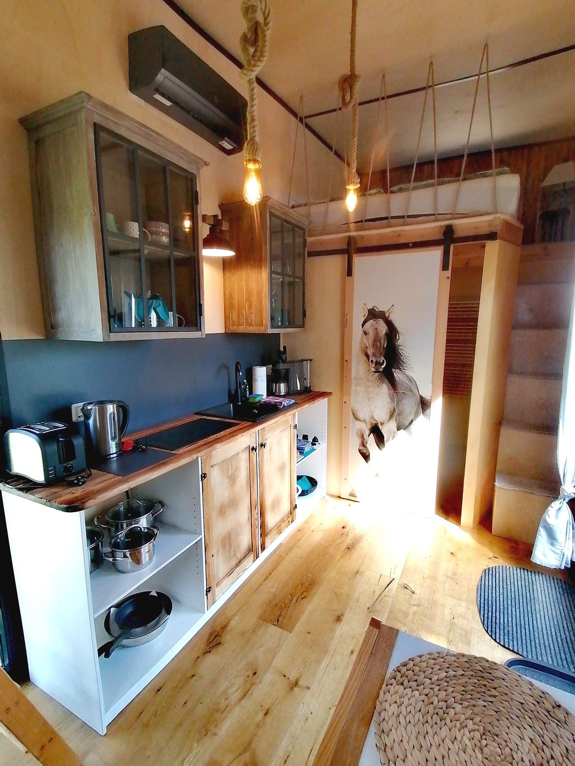 Country vacation in a tiny house on the lake district