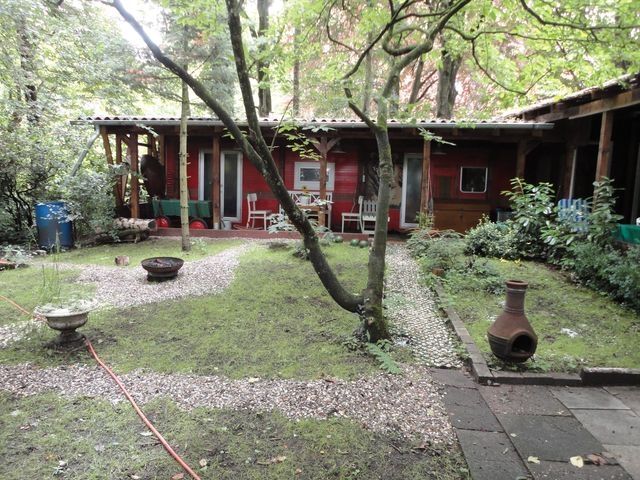 Urig-gemütliche Hütte im Wald