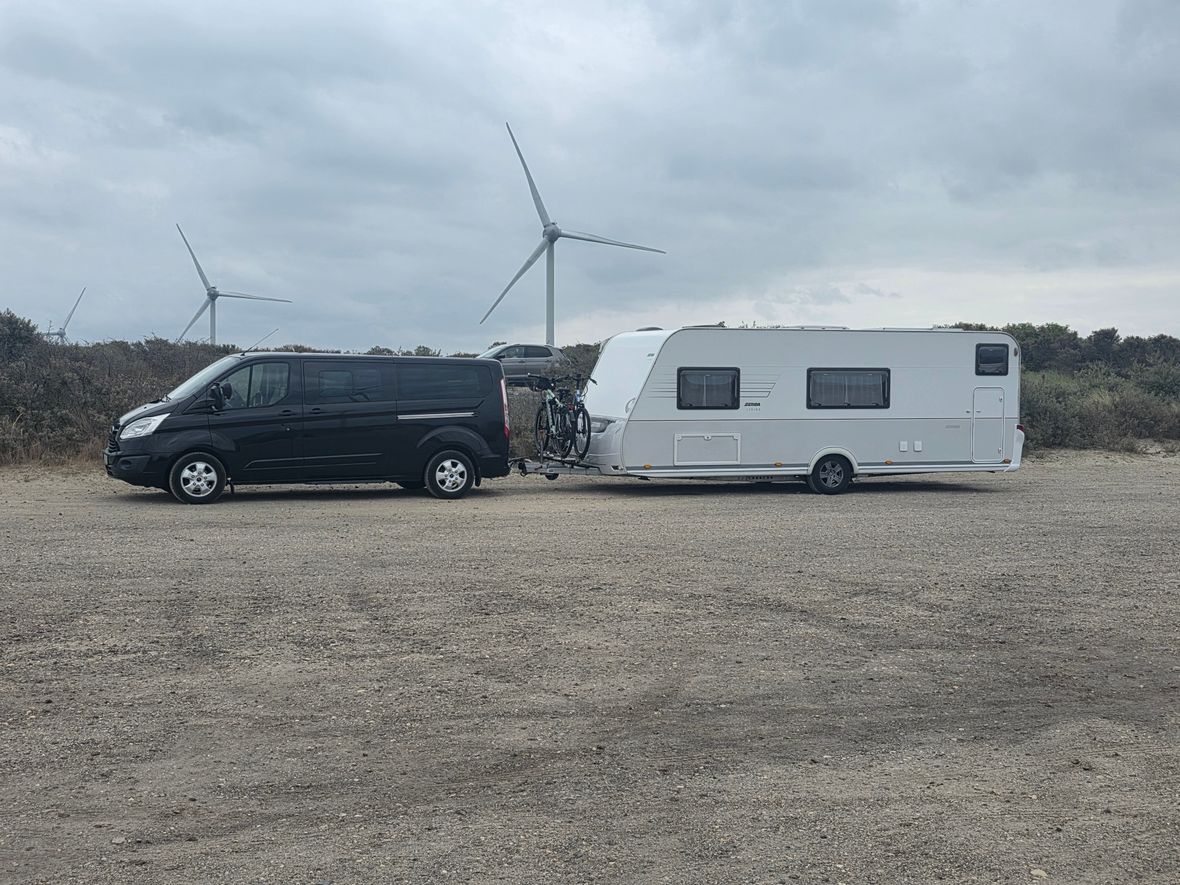 Bus + Wohnwagen / Gespann
