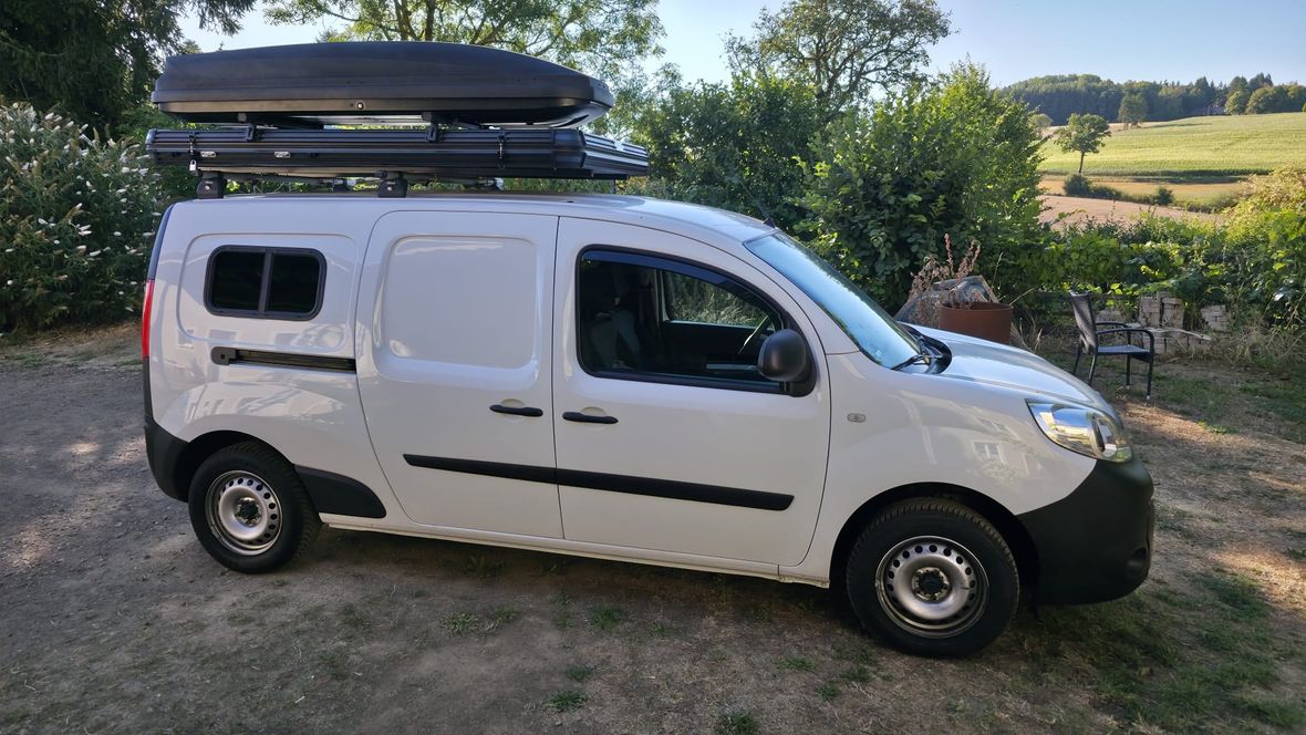 Autarker Minicamper mit Dachzelt