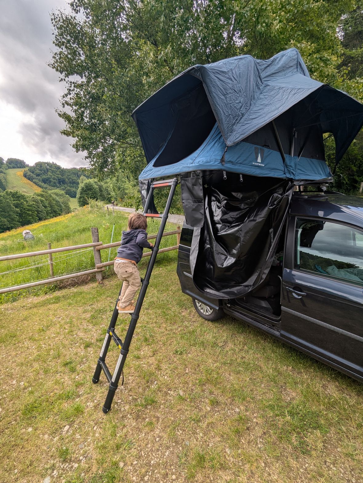 Caddy mit Dachzelt