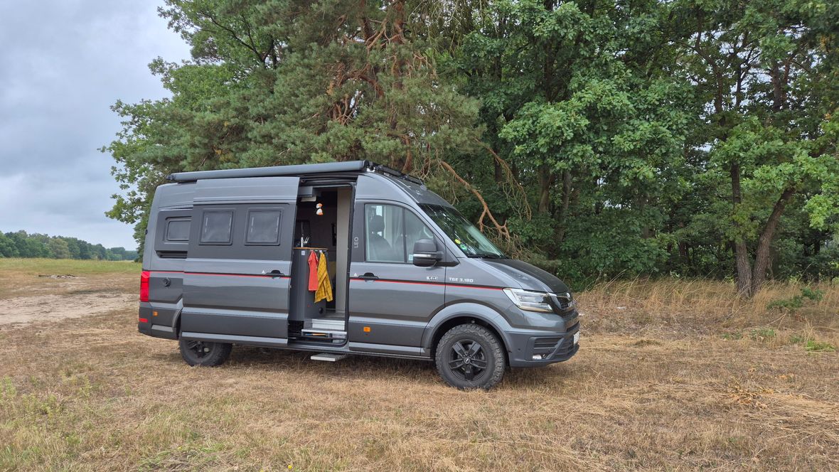 LEO heisst unser liebevoll selbst ausgebauter Reisewagen