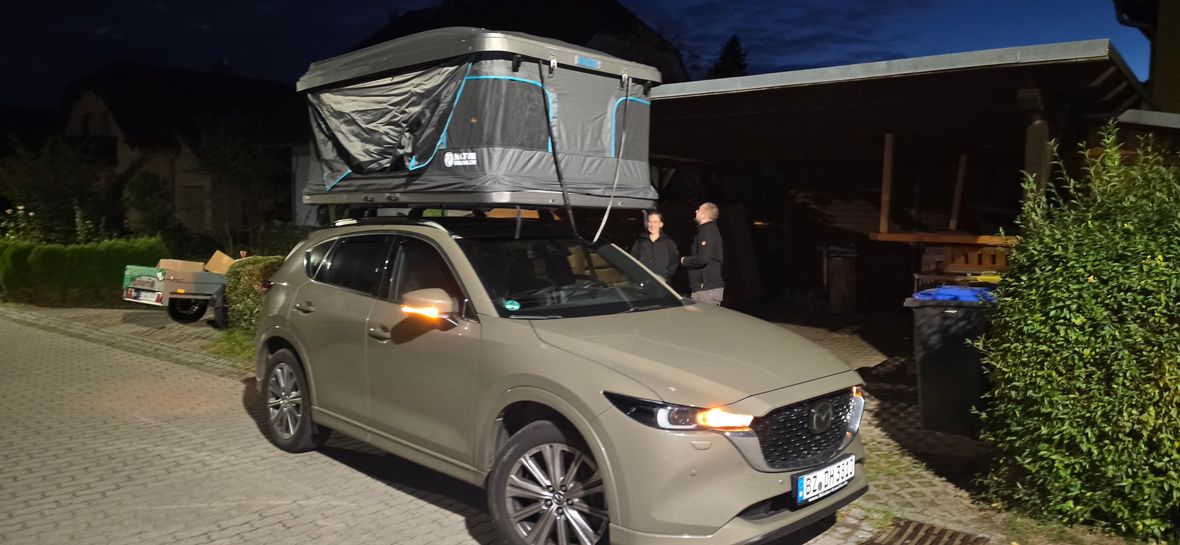 PKW mit Dachzelt