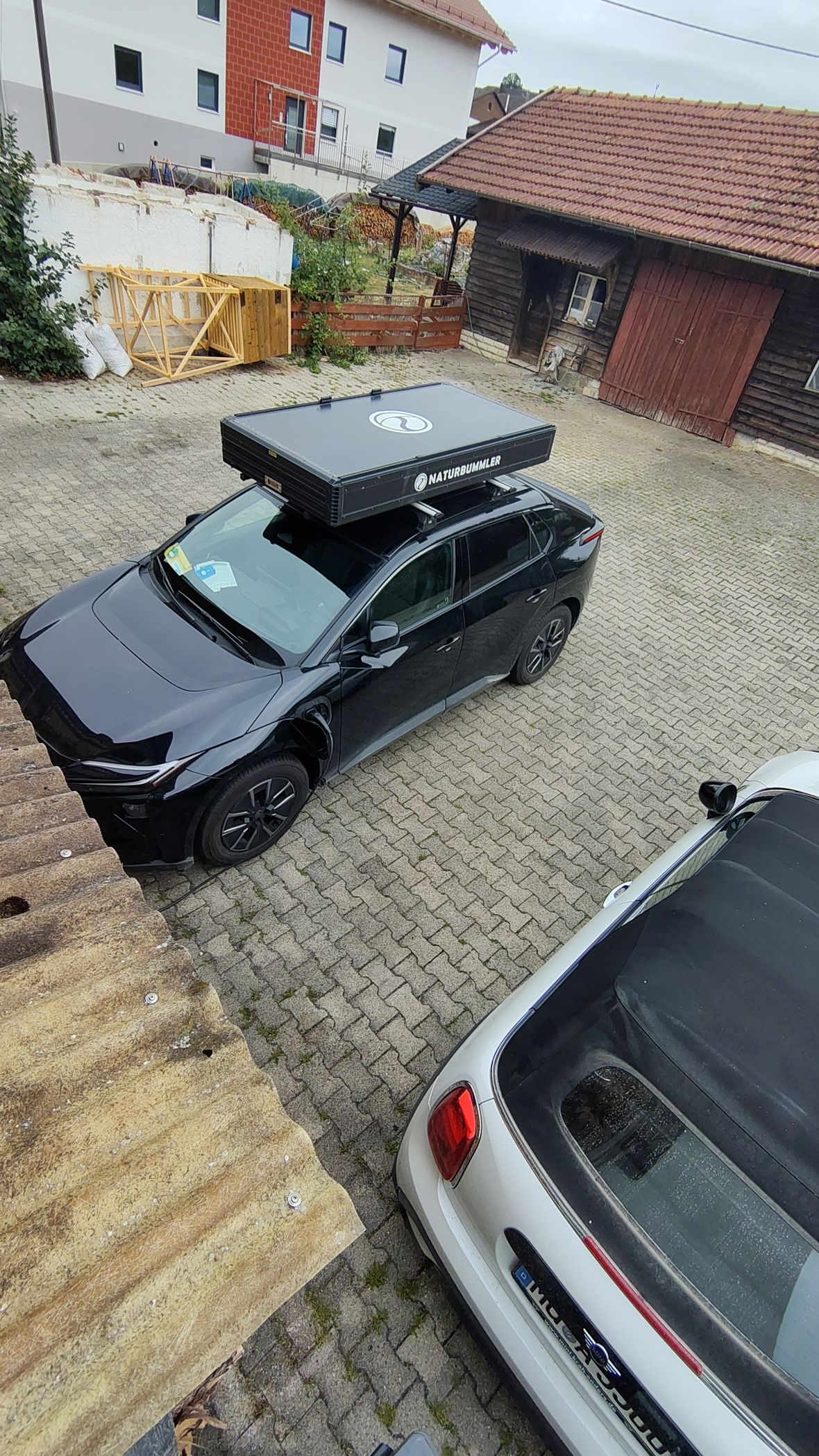 Auto mit Dachzelt