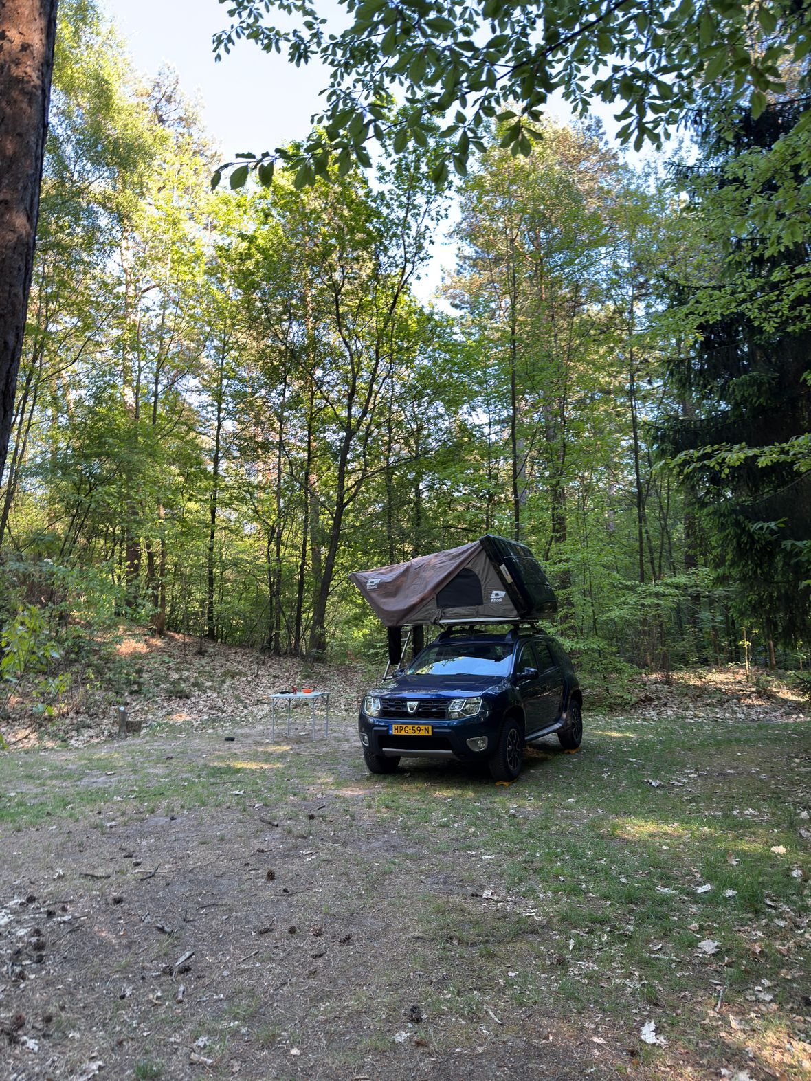 Dacia mit dachzelt