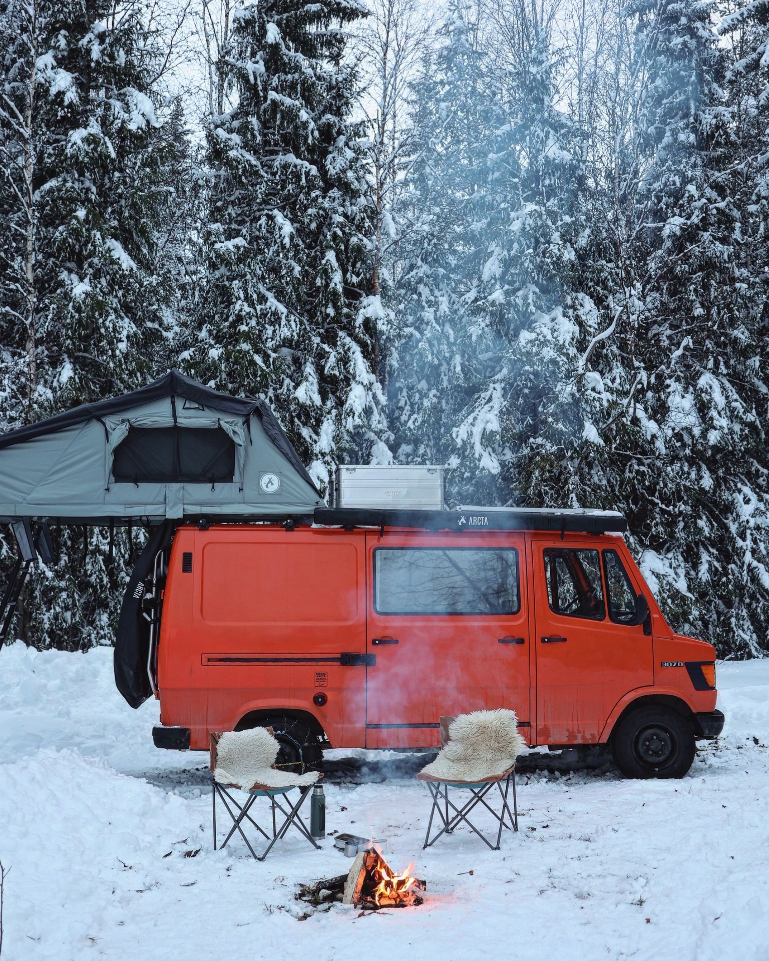 Stellplatz im Winterwald