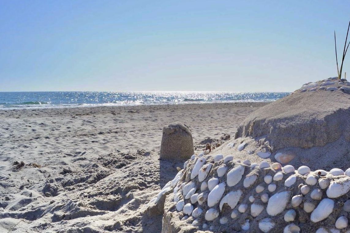 Ein Strand in unmittelbarer Nähe zu einem der Stellplätze des Hinterland-Ostsee-Roadtrips