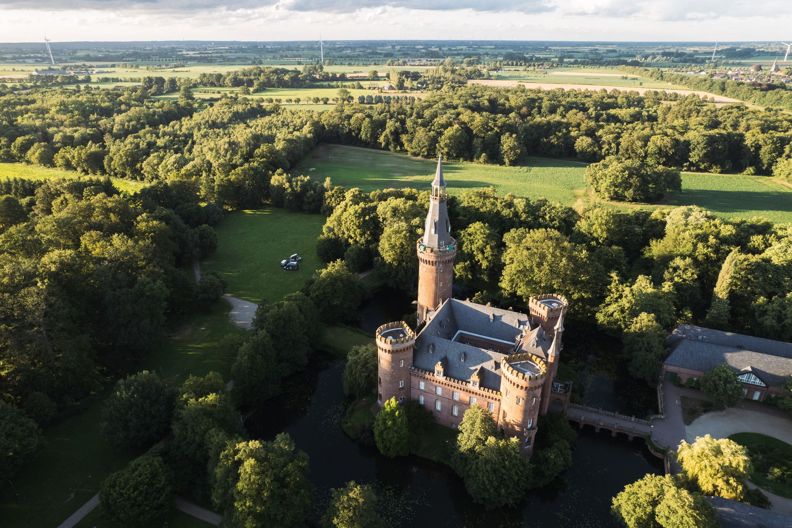 Schlosspark Drohnenaufnahme 