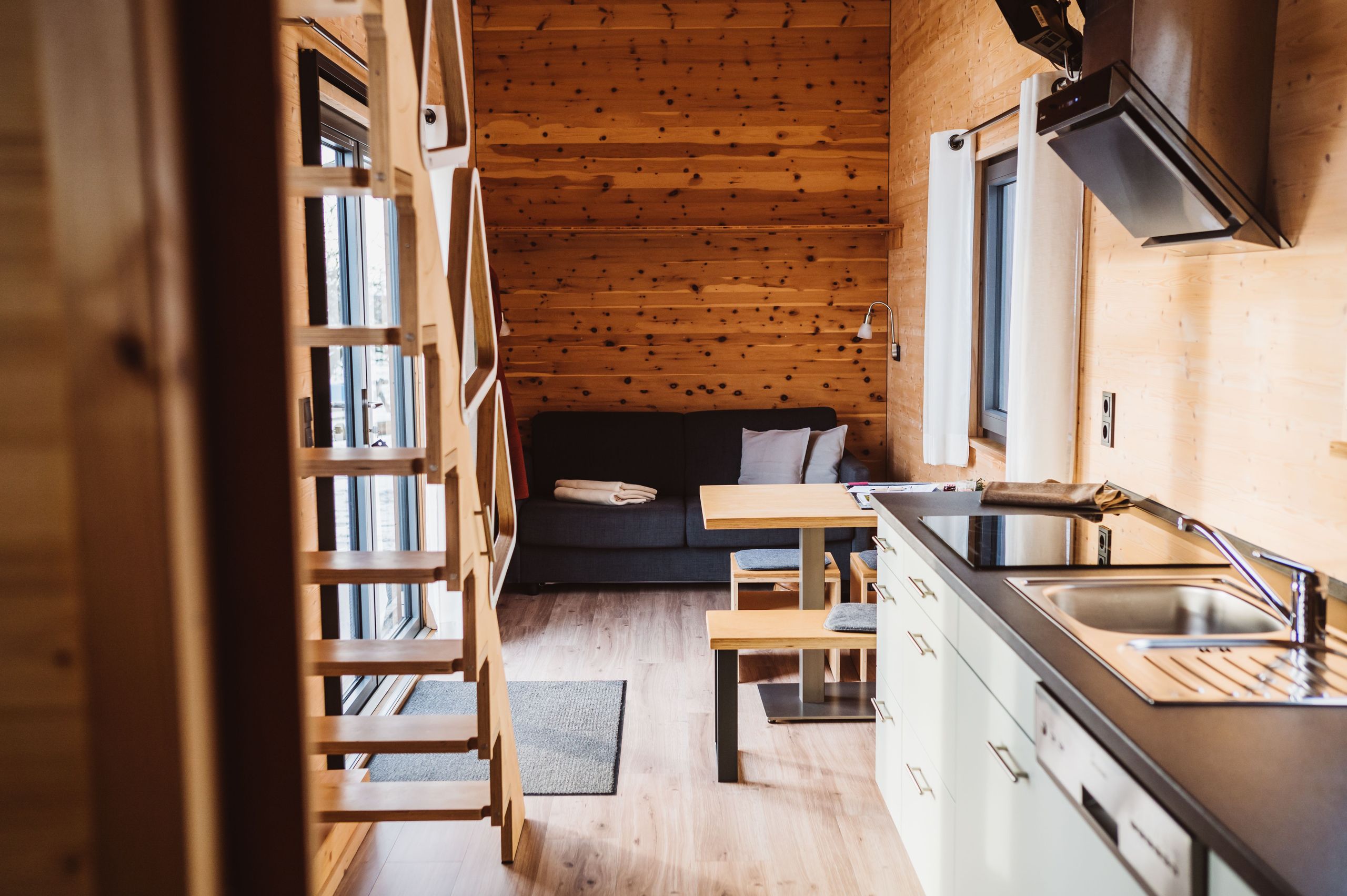 Tiny Haus Ausstattung, Ansicht des Innenraums, buchbar bei hinterland.camp