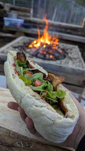 Rentier Kebab am Feuer