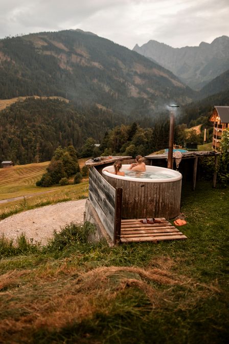 Jacuzzi con vista sulle montagne