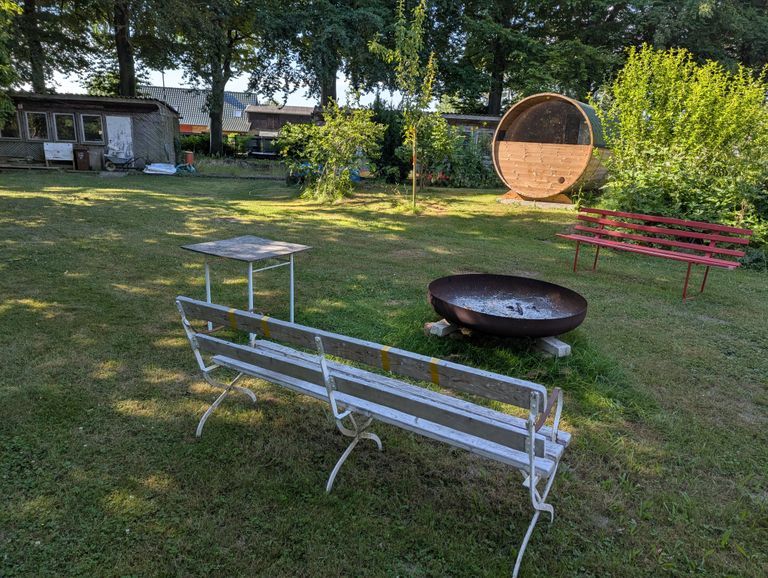 Brasero et grand sauna en tonneau