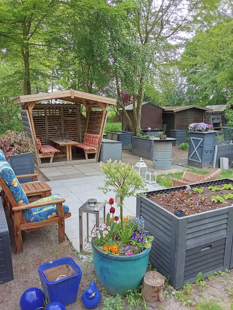 Sitzlaube mit Tanzfläche