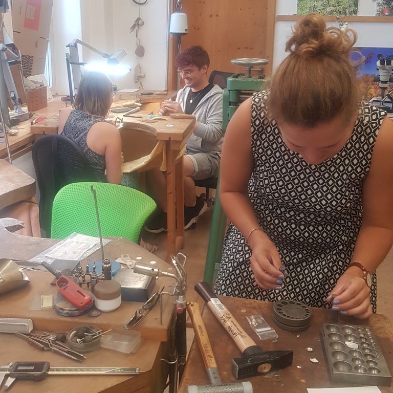 Goldsmithing course with Beate 